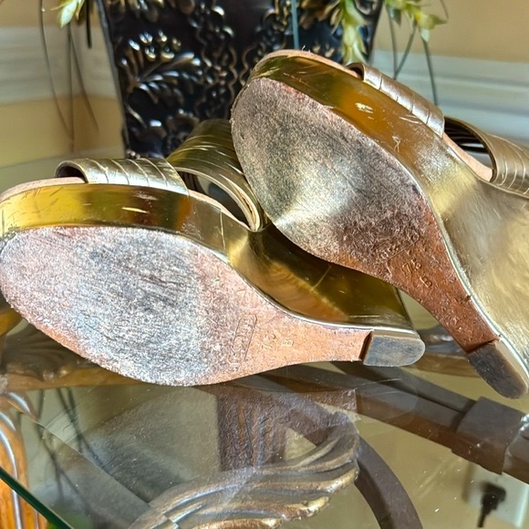 Coach Gold Wedge Sandal 7.5 - Picture 3 of 5